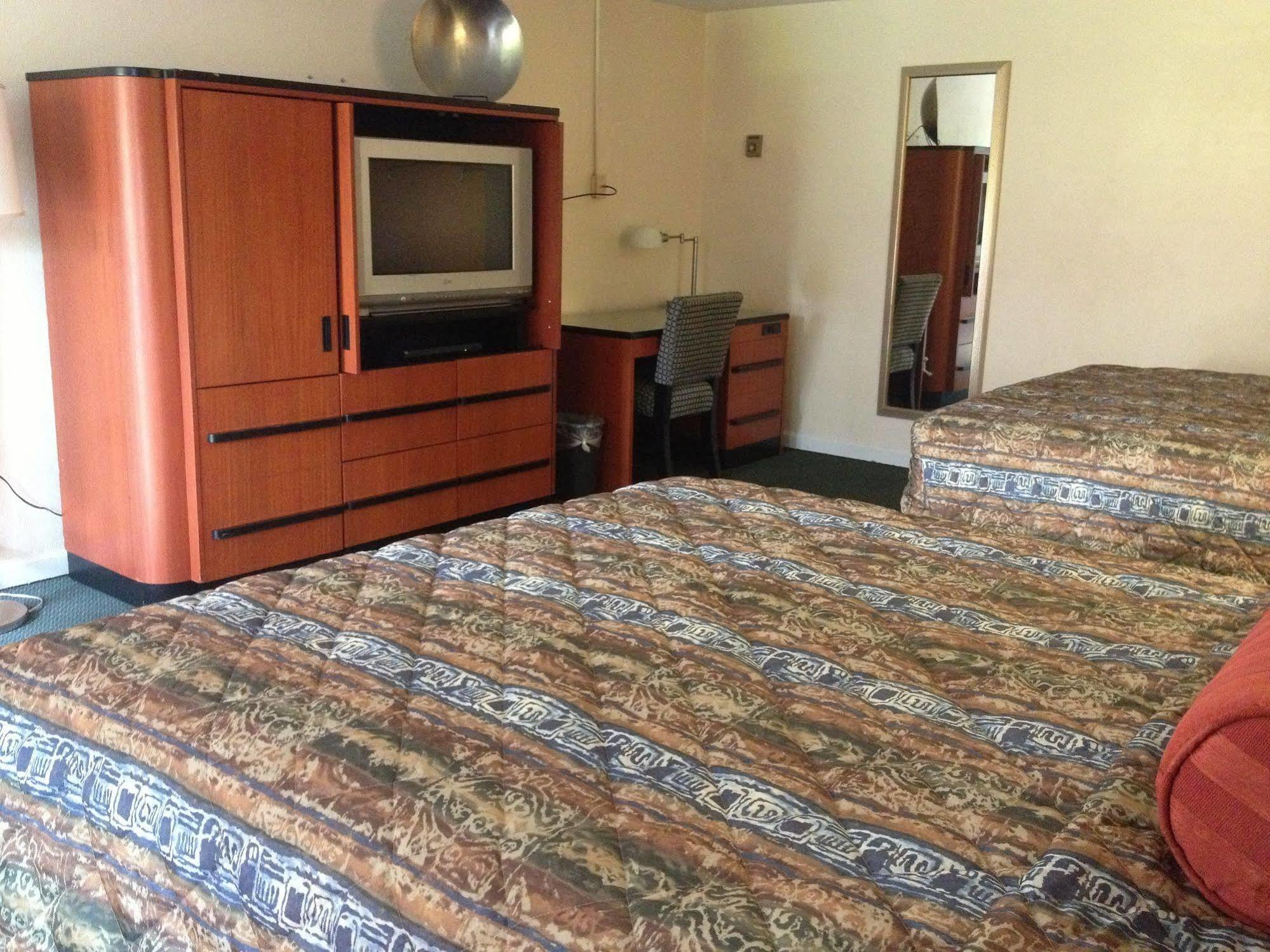 Sentinel Motel West Chester Extérieur photo