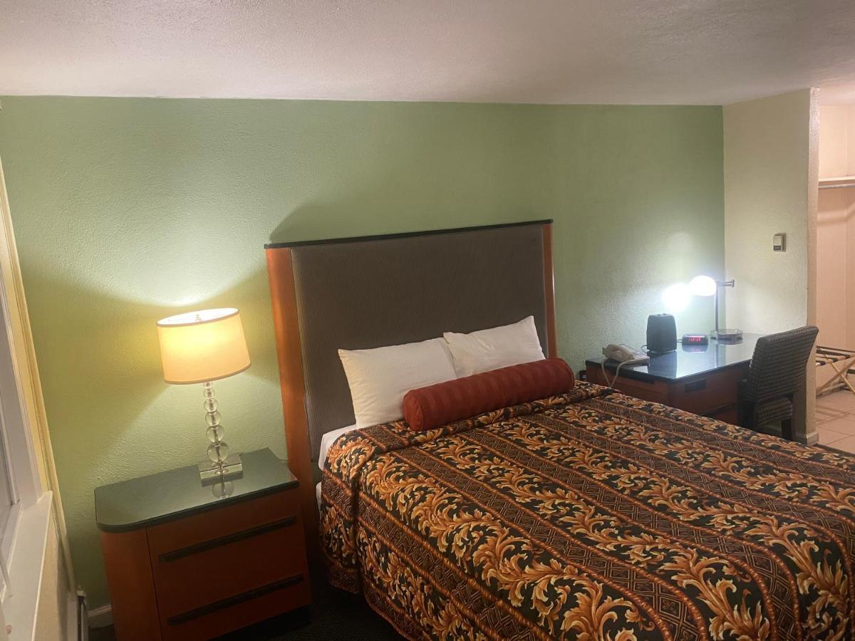 Sentinel Motel West Chester Extérieur photo